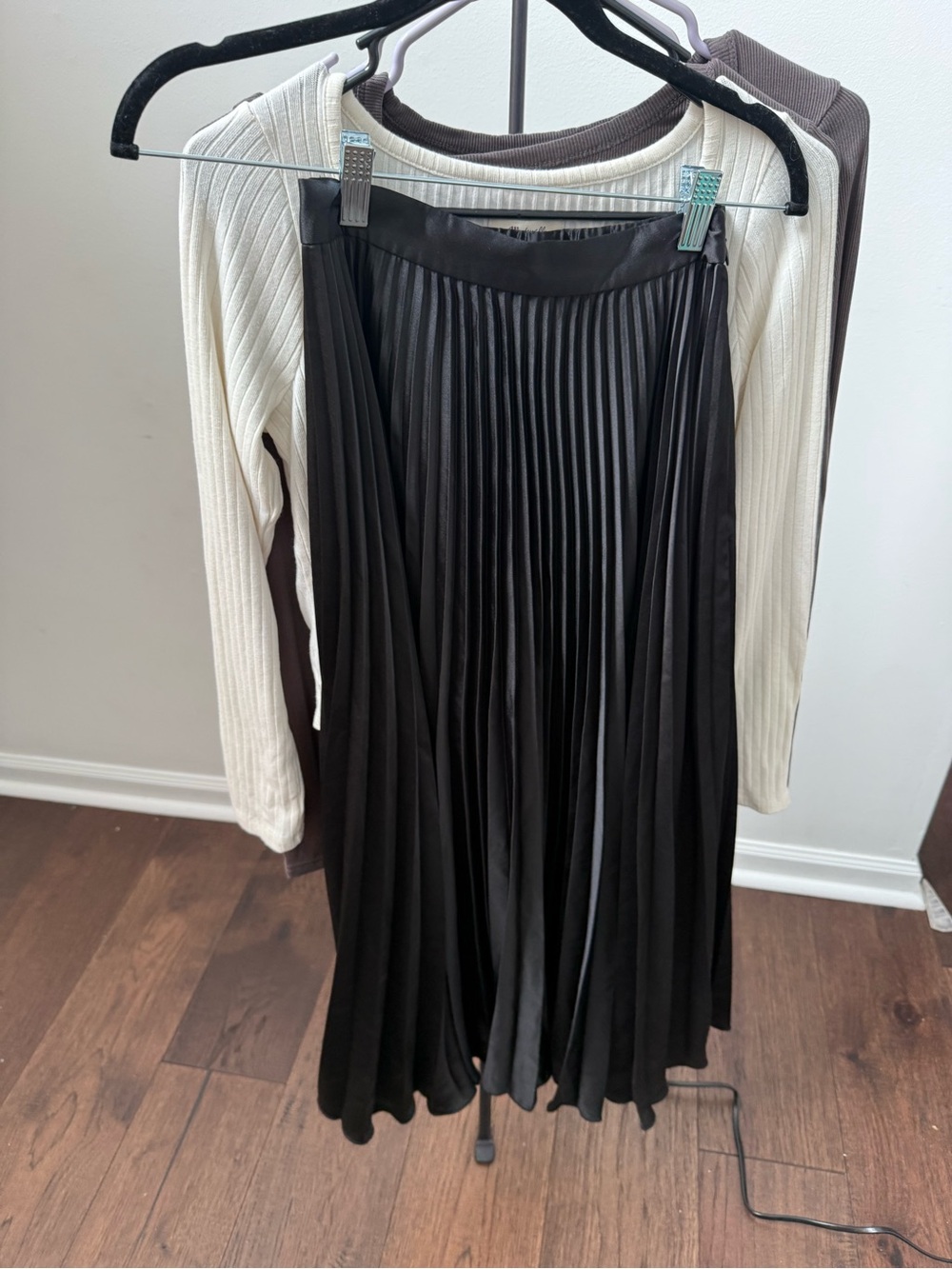 Abercrombie & Fitch Black Pleated Maxi Skirt